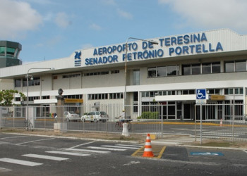 Bolsonaro diz que aeroporto de Teresina será privatizado até 2021